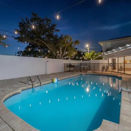 Updated Pool Home 1 Mile From Beach!